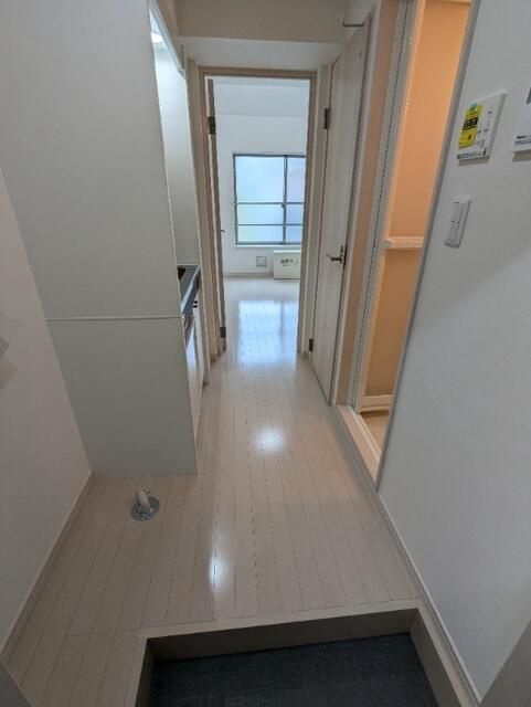 リブ新子安の玄関