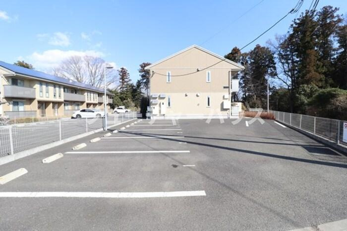 カーサＲ・Ｔ　Ｂの駐車場