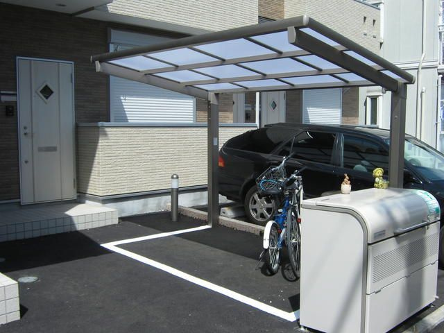 アンジュ・ルポの駐車場