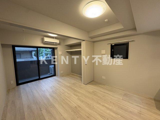 【寝室】 | デュオメゾン品川戸越 | 広くて明るい寝室