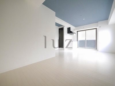 レガーロ石川町の居間・リビング