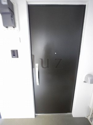 レガーロ石川町の玄関