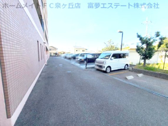 ルナピエーナ泉北の駐車場