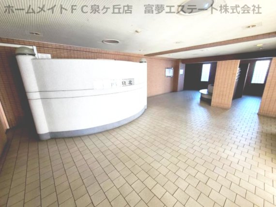 ルナピエーナ泉北のロビー