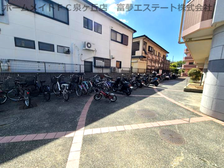 ルナピエーナ泉北の駐車場