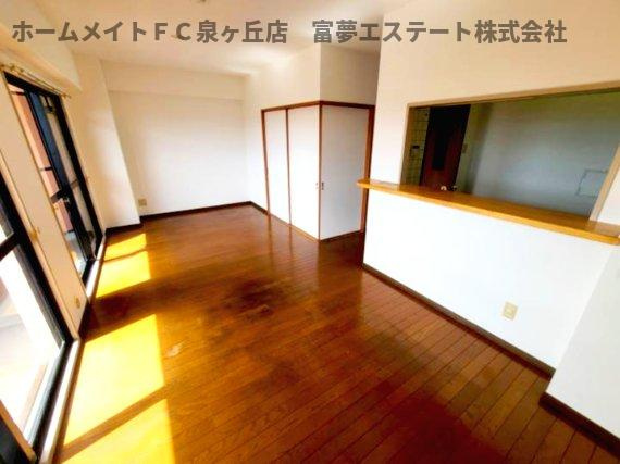 ルナピエーナ泉北の居間・リビング|リビングと和室の戸を閉めたとき