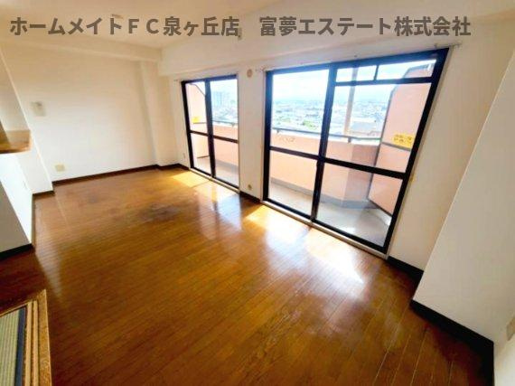 ルナピエーナ泉北の居間・リビング