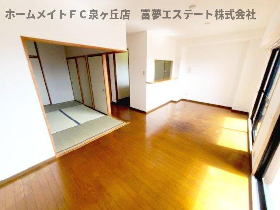 ルナピエーナ泉北の居間・リビング