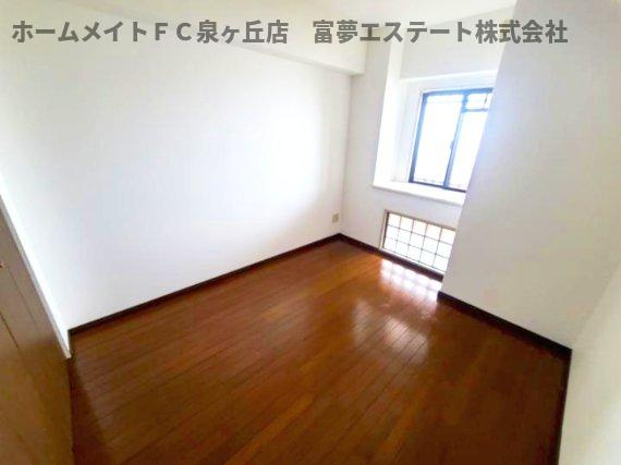 ルナピエーナ泉北の洋室