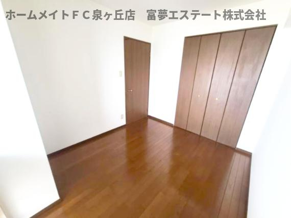 ルナピエーナ泉北の洋室