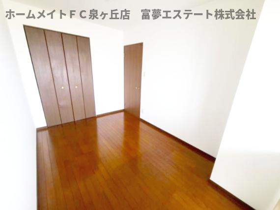 ルナピエーナ泉北の洋室