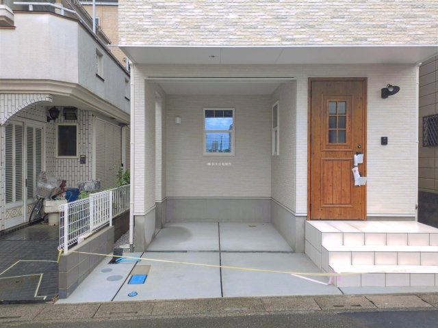 富士見市大字鶴馬の新築一戸建の駐車場