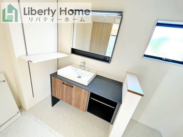 小美玉市羽刈2期　新築戸建の独立洗面台