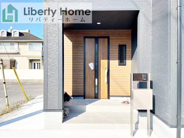 小美玉市羽刈2期　新築戸建のエントランス