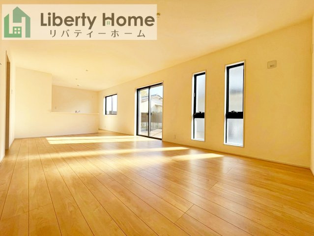 小美玉市羽刈2期　新築戸建の居間・リビング