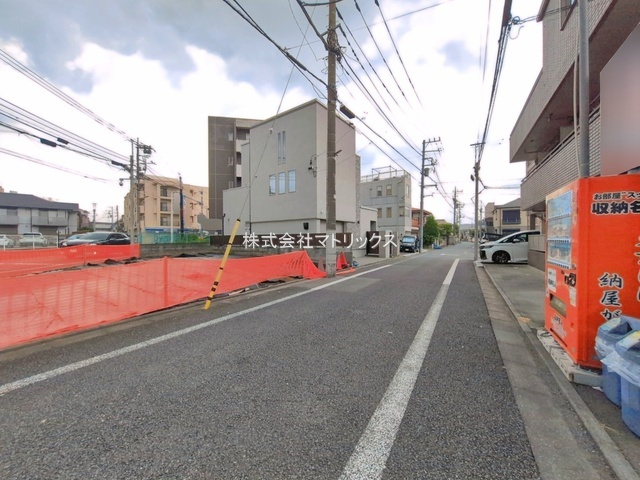 練馬区豊玉中2丁目　両面道路　建築条件なし売地の前面道路含む現地写真