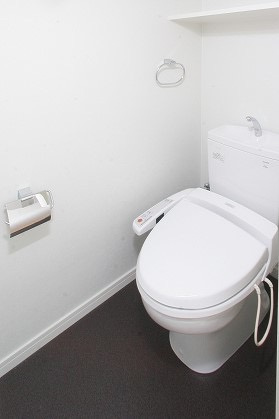 新品家具付きマンション博多駅南6A(KaGood福岡)のトイレ