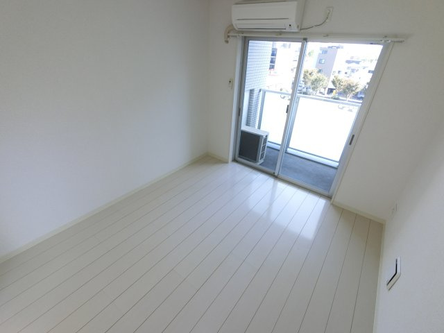 ＬＡＵＲＥＬの洋室