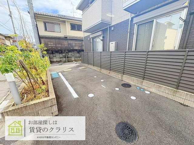 コルナゴハイツの駐車場