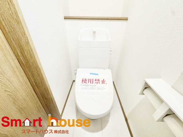 相模原市南区当麻全２棟のトイレ|節水型でエコなトイレには今では当たり前のウォシュレット付き。換気機能も着いているので常に快適ですね♪