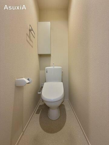 グラン碑文谷Ａのトイレ|落ち着いた色調のトイレです