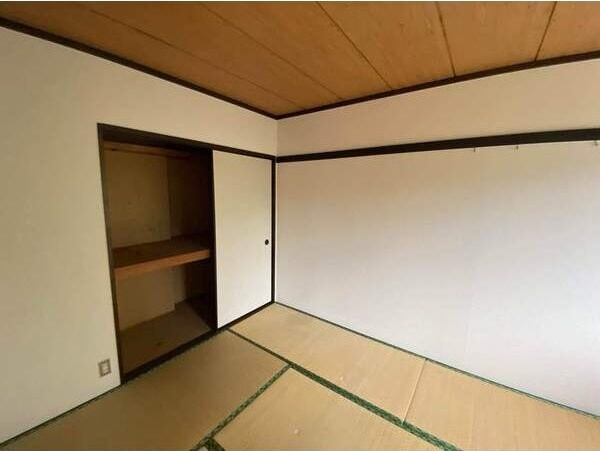 タウニー柿本の和室
