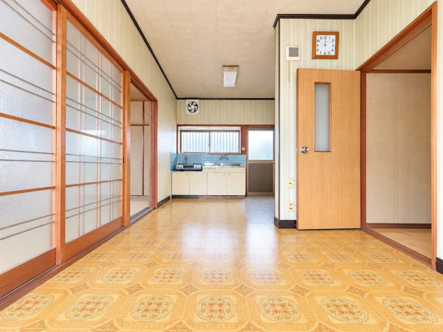 甲賀市甲南町新治の居間・リビング
