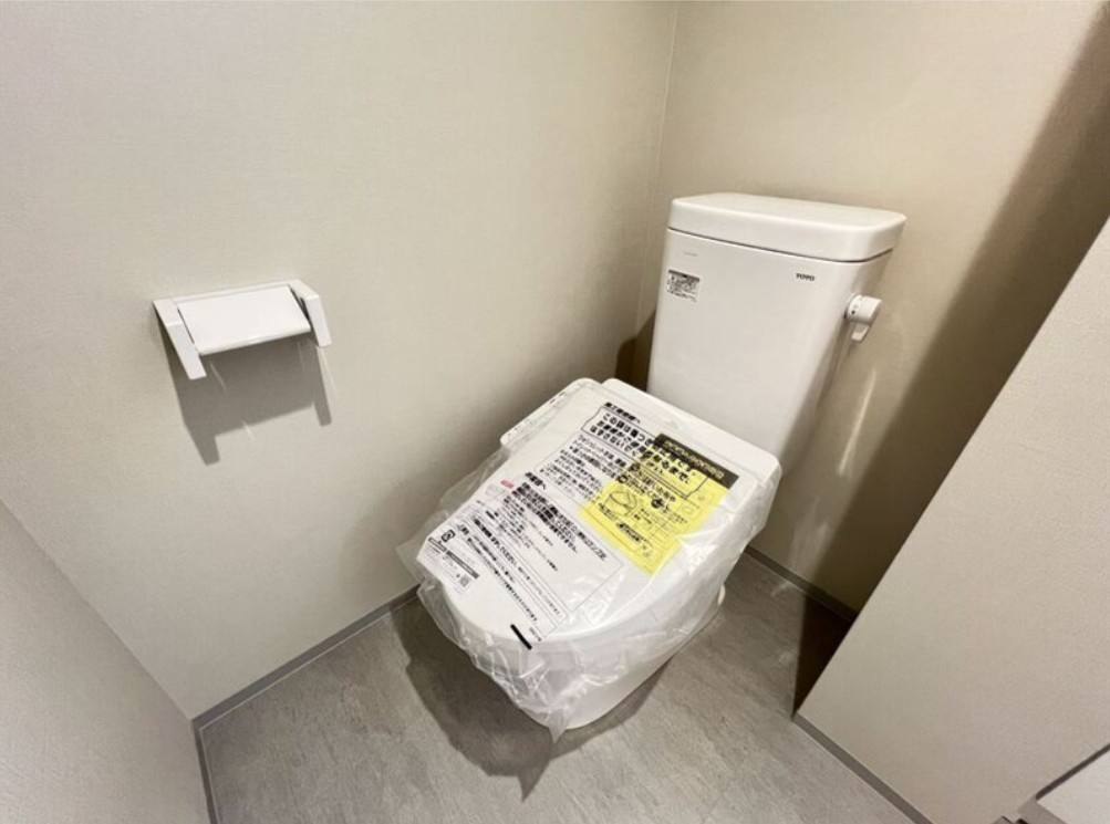 R氷川のトイレ