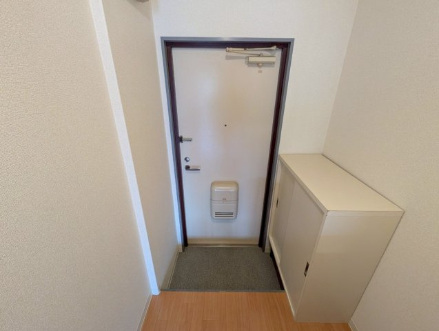 ハイツエリーゼの玄関