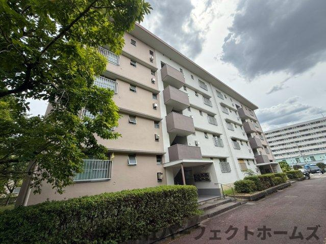 釈尊寺第一住宅第14号棟の外観|きれいな外観です
