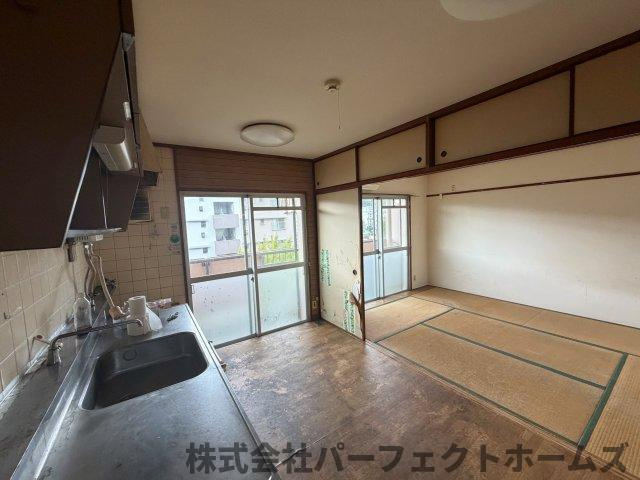 釈尊寺第一住宅第14号棟のキッチン|ダイニングキッチンです