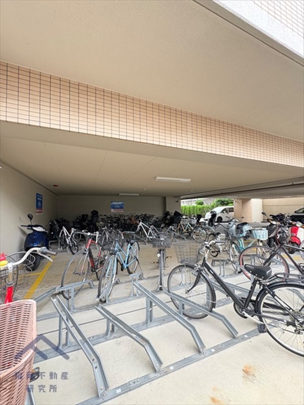 オリエントハイツ東那珂の駐車場