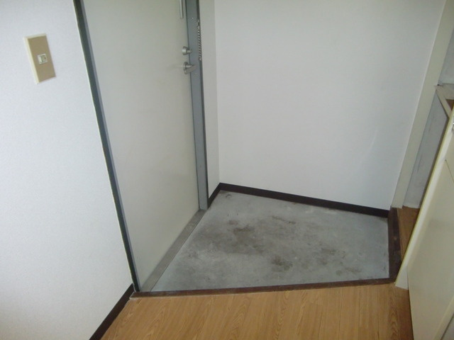 ダイドーメゾン六甲の玄関
