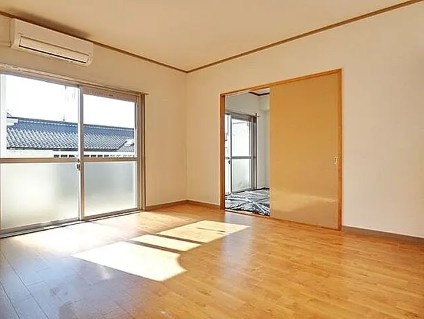 武蔵村山市岸３丁目の賃貸マンションの居間・リビング