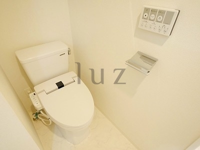 横浜市鶴見区生麦１丁目の賃貸マンションのトイレ|温水洗浄便座完備！