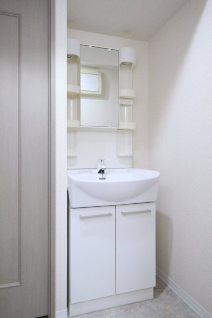 渋谷区富ヶ谷２丁目の賃貸マンションの独立洗面台