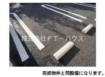 グレイス　ヒルズの駐車場