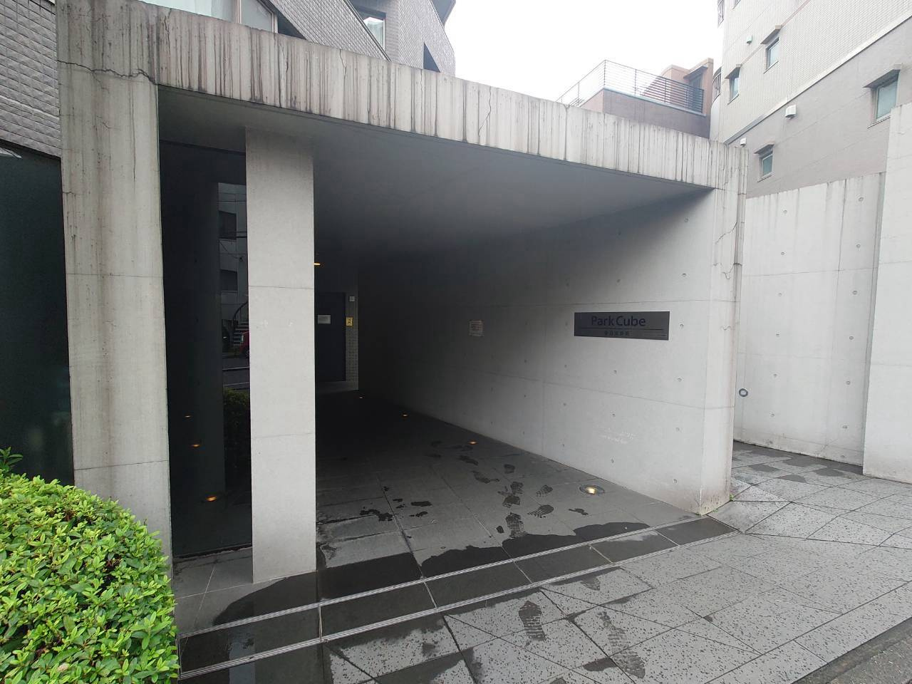 【エントランス】
