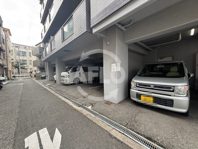 アビタシオン九条の駐車場|アビタシオン九条　駐車場