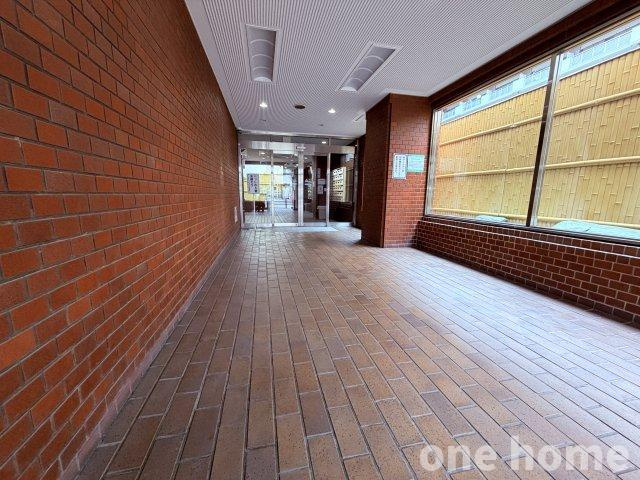 ネオハイツ第3新大阪のエントランス|◆広々としたマンションエントランスです！
