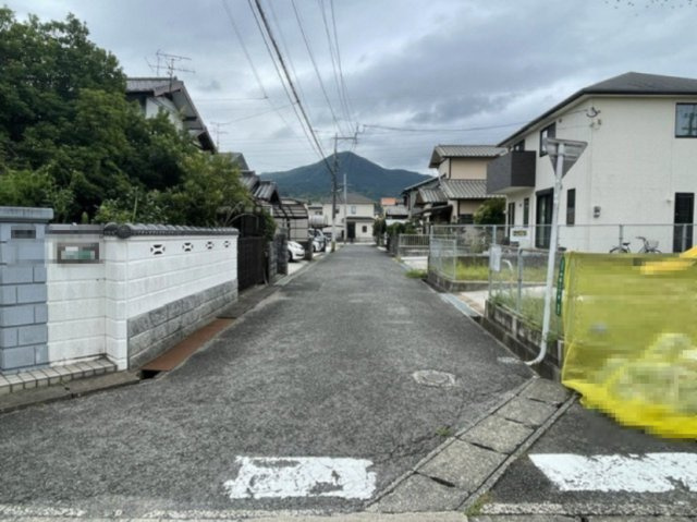中貫二丁目4番10号（B-13）の前面道路含む現地写真