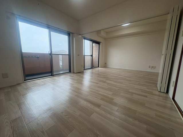 パークハイツアイリス5番館の居間・リビング