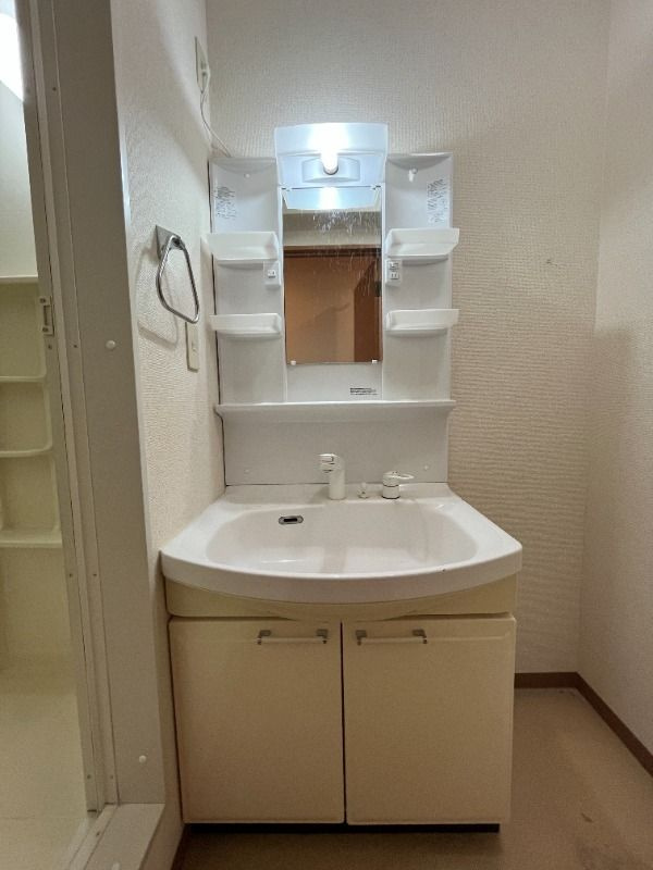 ルミエール鷺沼の独立洗面台