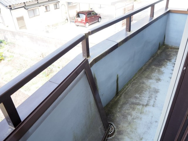 大野市泉町　屋上のあるお家のバルコニー