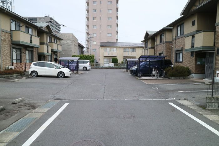 リビングタウン堅田　Ｃ棟の駐車場