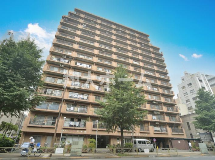 赤門ロイヤルハイツの外観