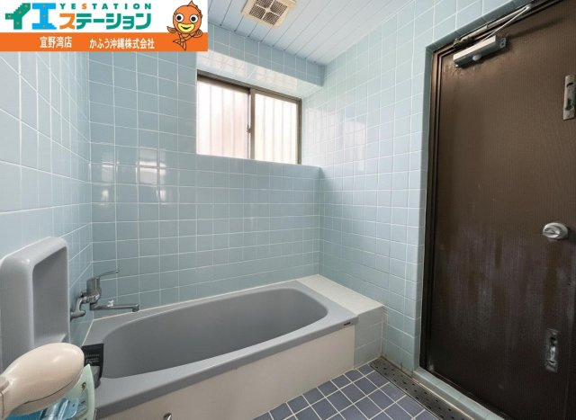 真栄原３丁目　戸建ての浴室|※画像はAI処理により家具を消去しています