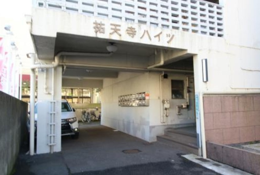 祐天寺ハイツのエントランス