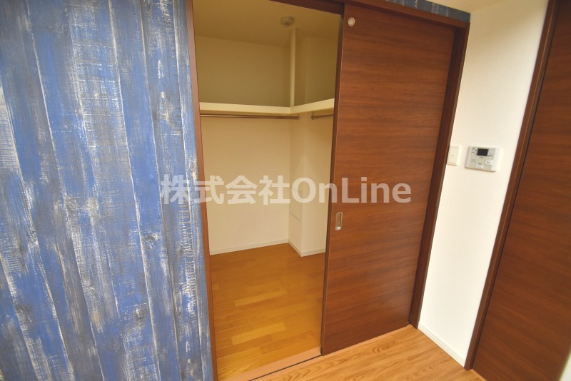 東大阪市御厨栄町１丁目の賃貸マンションの収納