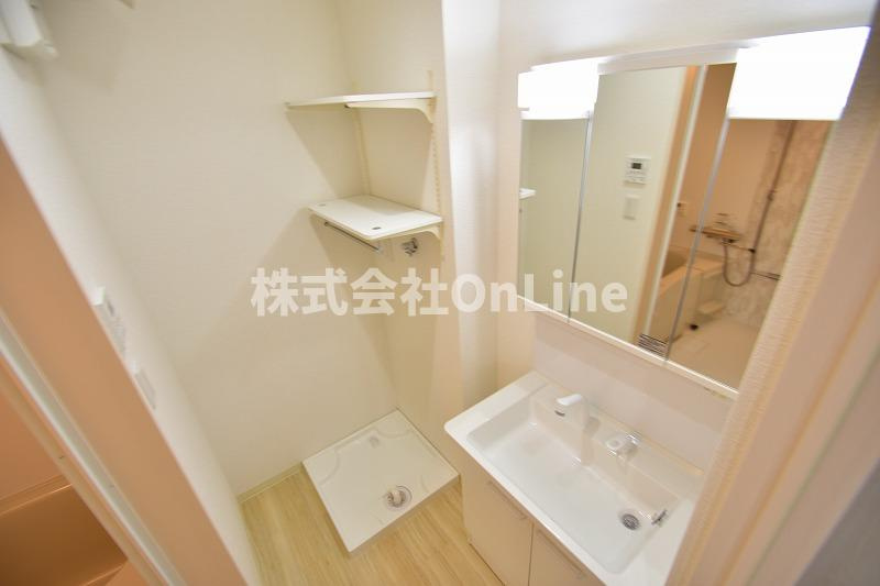 東大阪市御厨南２丁目のアパートの洗面所